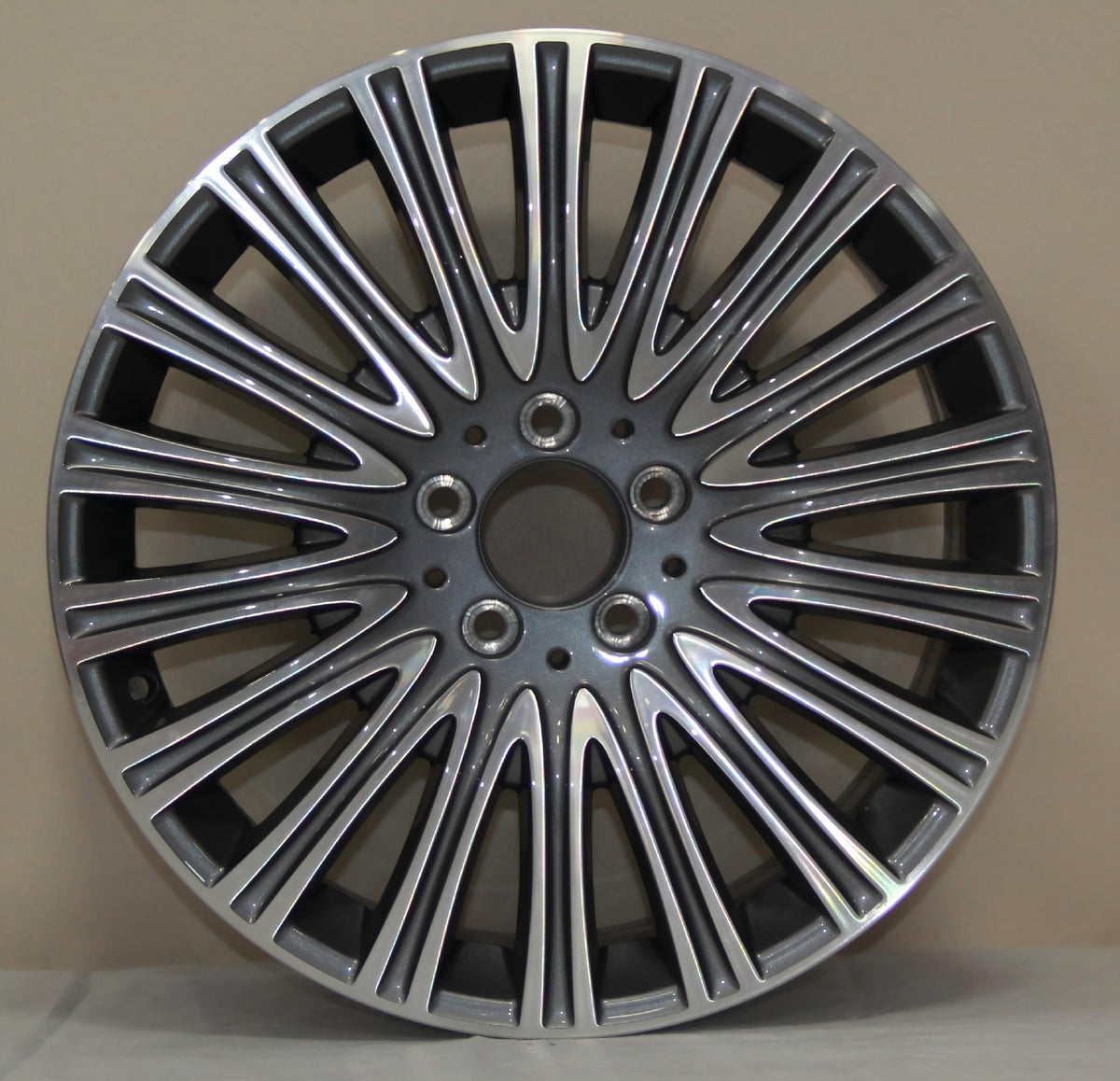 Custom YX649 18 inch automotive alloy wheel with gunmetal machined finish
