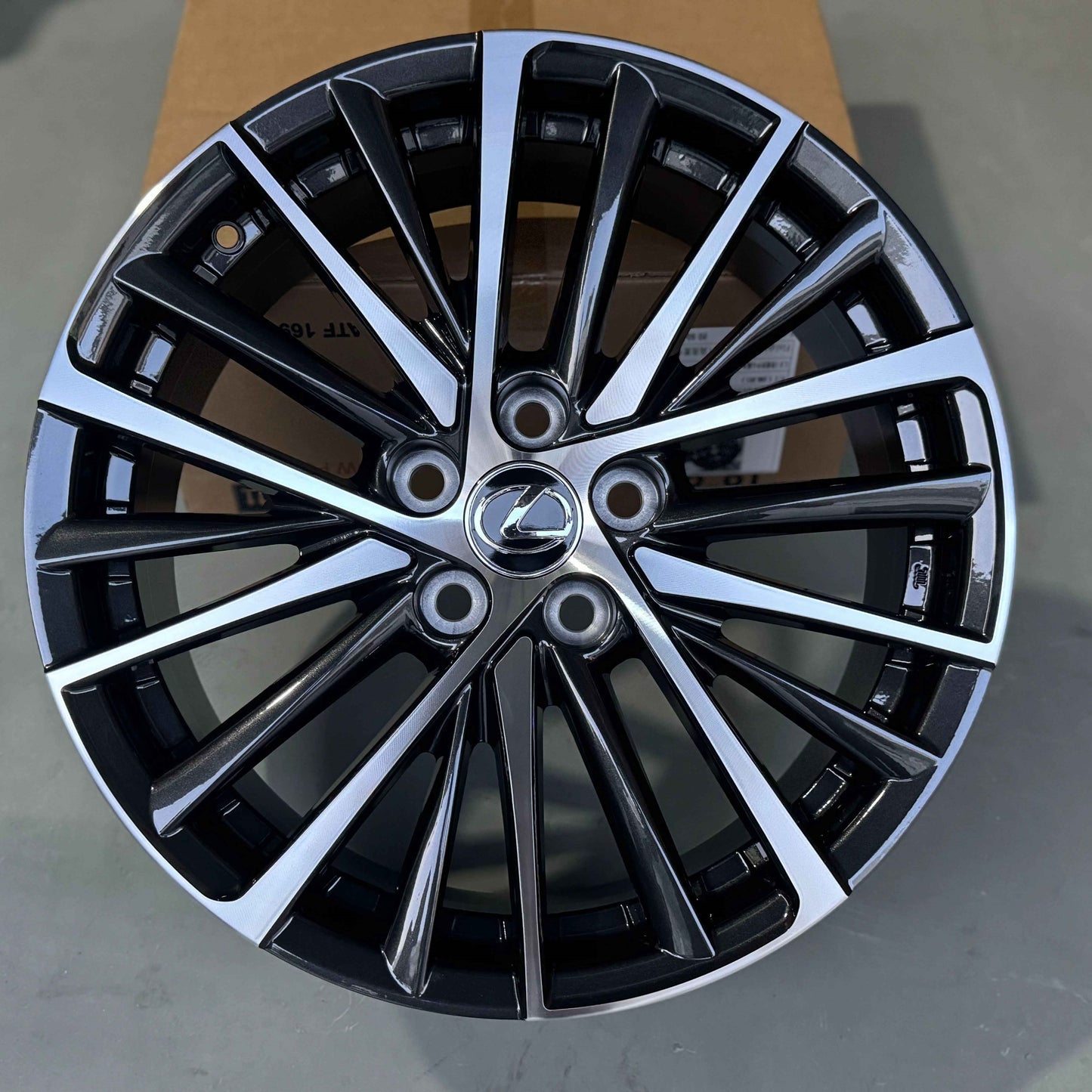 18 Inch 5x114.3 Flow Formed Aluminum Alloy Wheels for Aftermarket Auto Component Importers