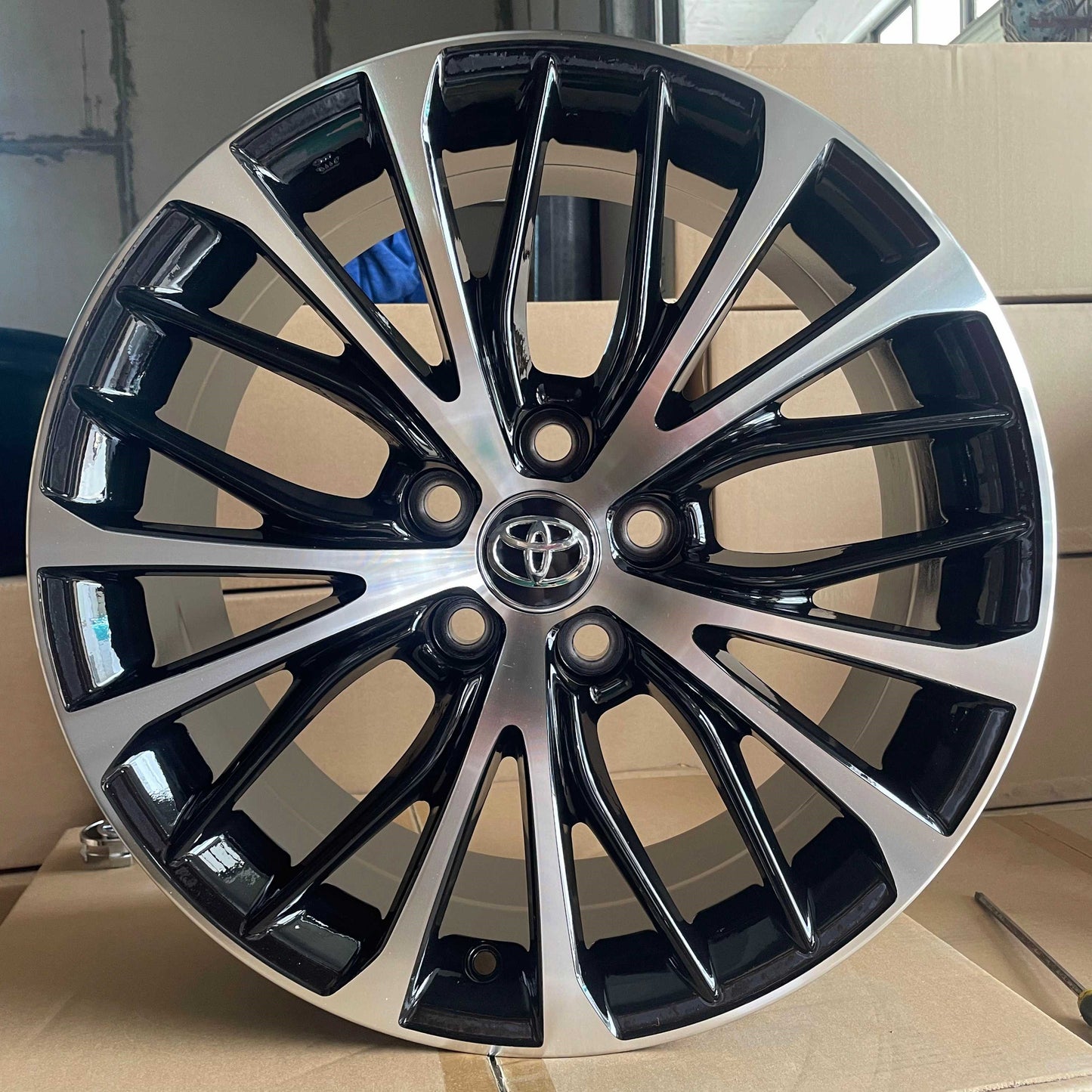 18 Inch 5x114.3 Flow Formed Aluminum Alloy Wheels for Aftermarket Auto Component Importers