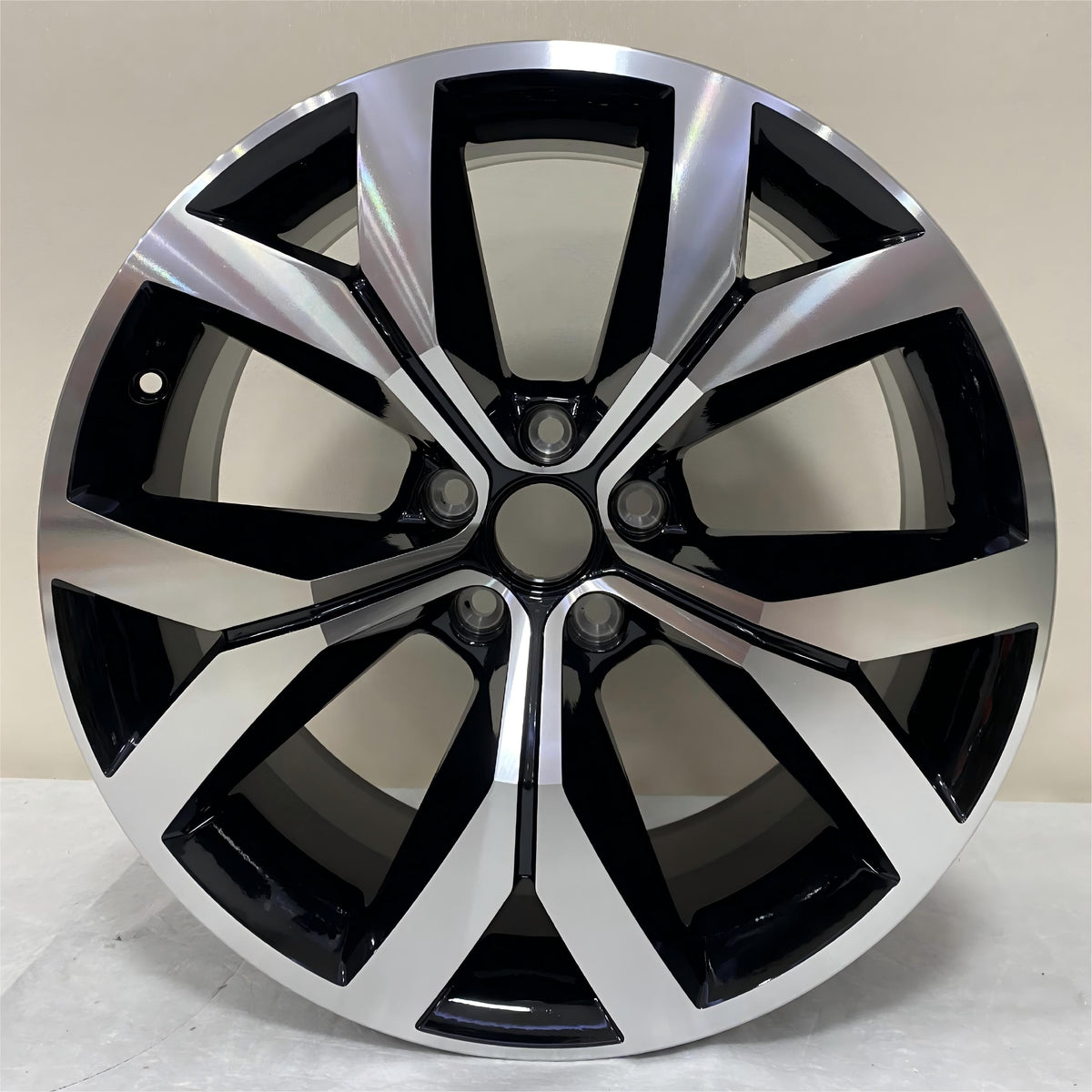 Volkswagen Touareg 19 inch OEM replacement alloy wheel in machined black finish