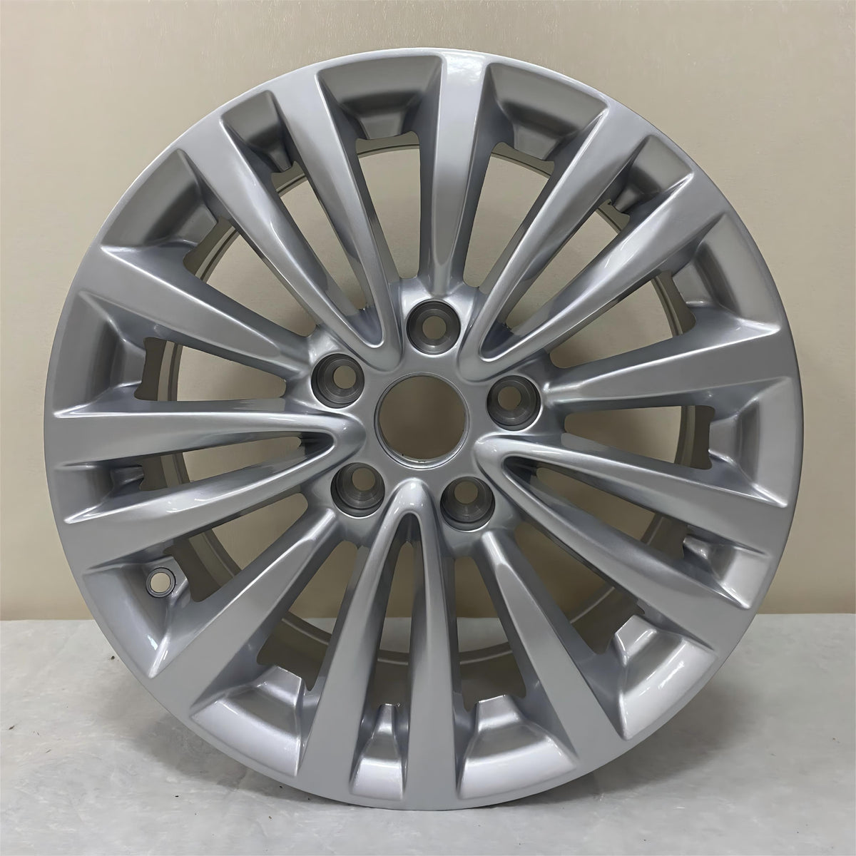 16 inch OEM alloy wheel for Roewe Ei5 with fine metallic silver finish