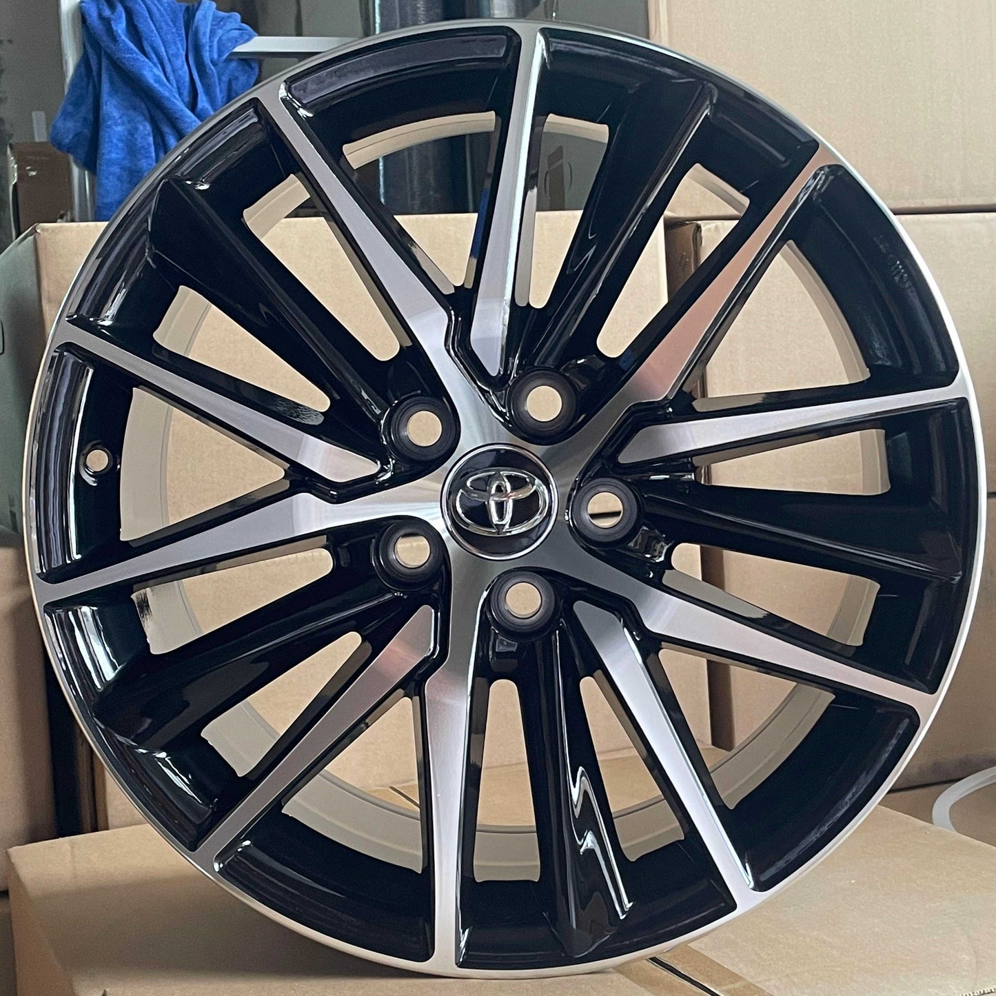 18 Inch 5x114.3 Flow Formed Aluminum Alloy Wheels for Aftermarket Auto Component Importers